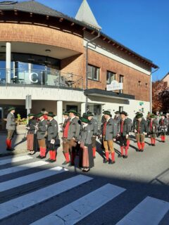 ⛪️ ALLERHEILIGEN in Mitterbach ⛪️
• 
•
•
Gestern fand traditionellerweise, die Allerheiligenmesse mit anschließendem Gedenken beim Kriegerdenkmal in Mitterbach gemeinsam mit der @ff_mitterbach und dem Kameradschaftsbund statt. Der Musikverein Mitterbach durfte dies wieder musikalisch umrahmen! 🎶
•
•
•
#allerheiligen #mitterbach #mvmitterbach #ffmitterbach
